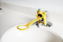 Aqueduck Single Handle Extender