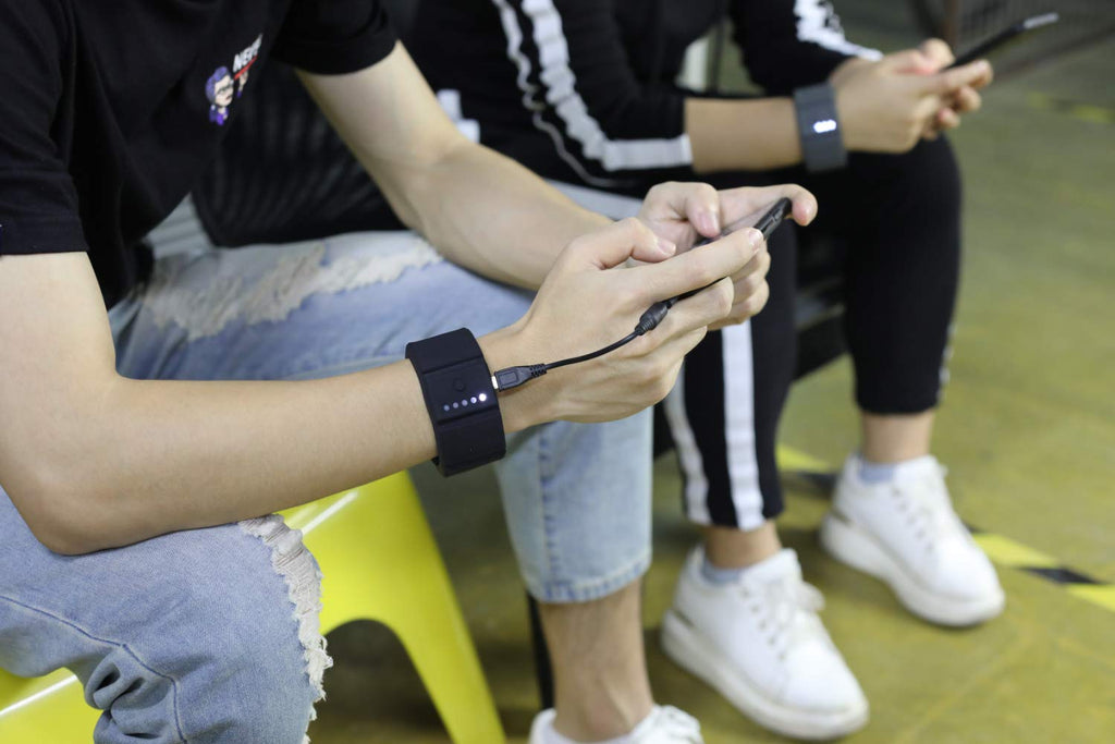 OMAX Wrist Wrapped Power Bank Battery Charger