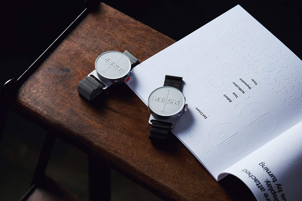 Dot Watch with Magnetic Mesh Band