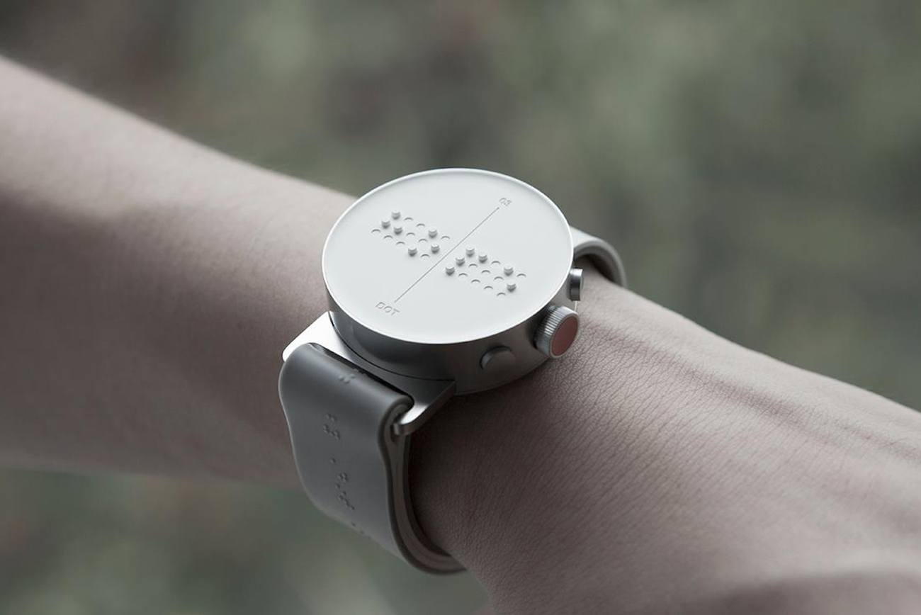 Dot Watch with Magnetic Mesh Band