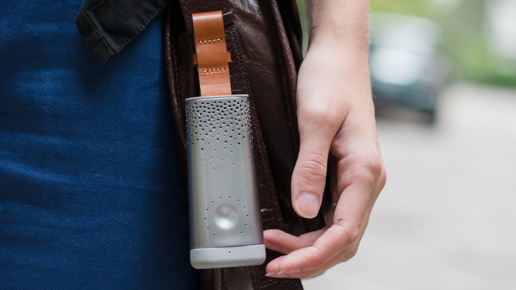 Plume Labs Flow 2  Personal Air Quality Monitor