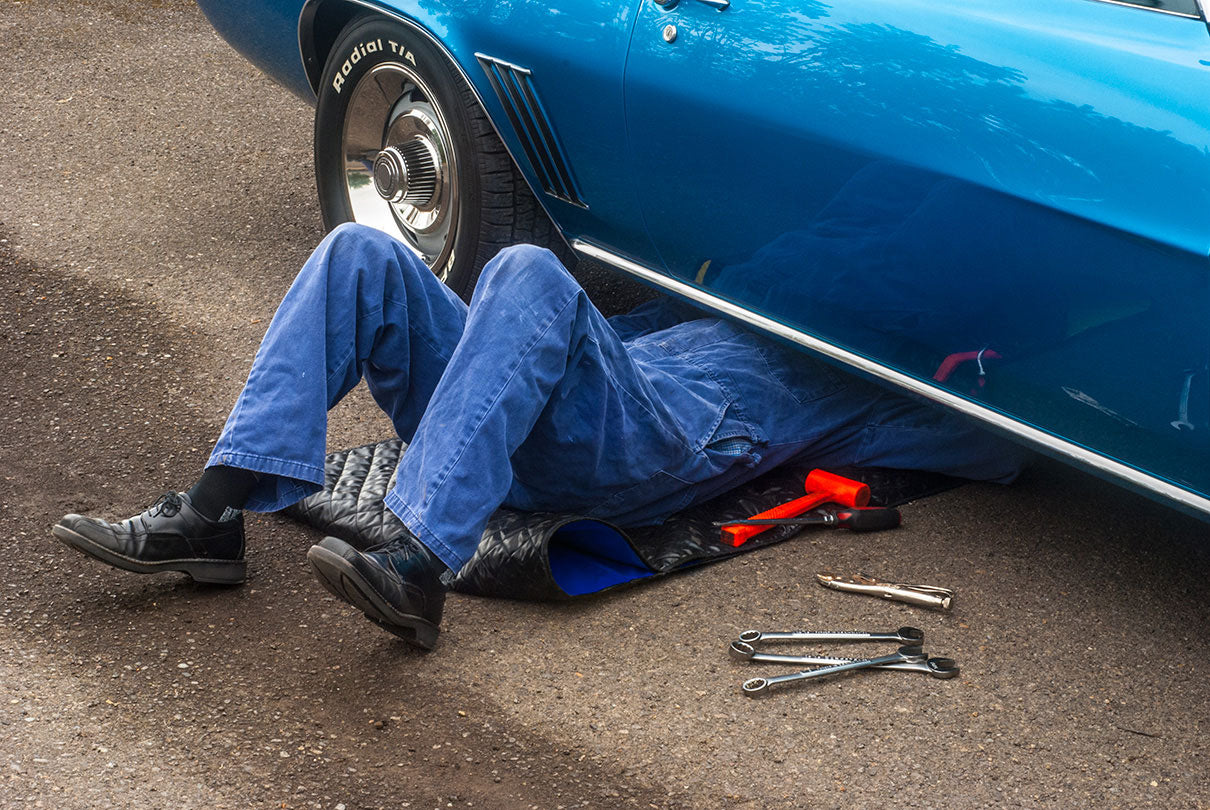 Auto Creeper with Zero Ground Clearance