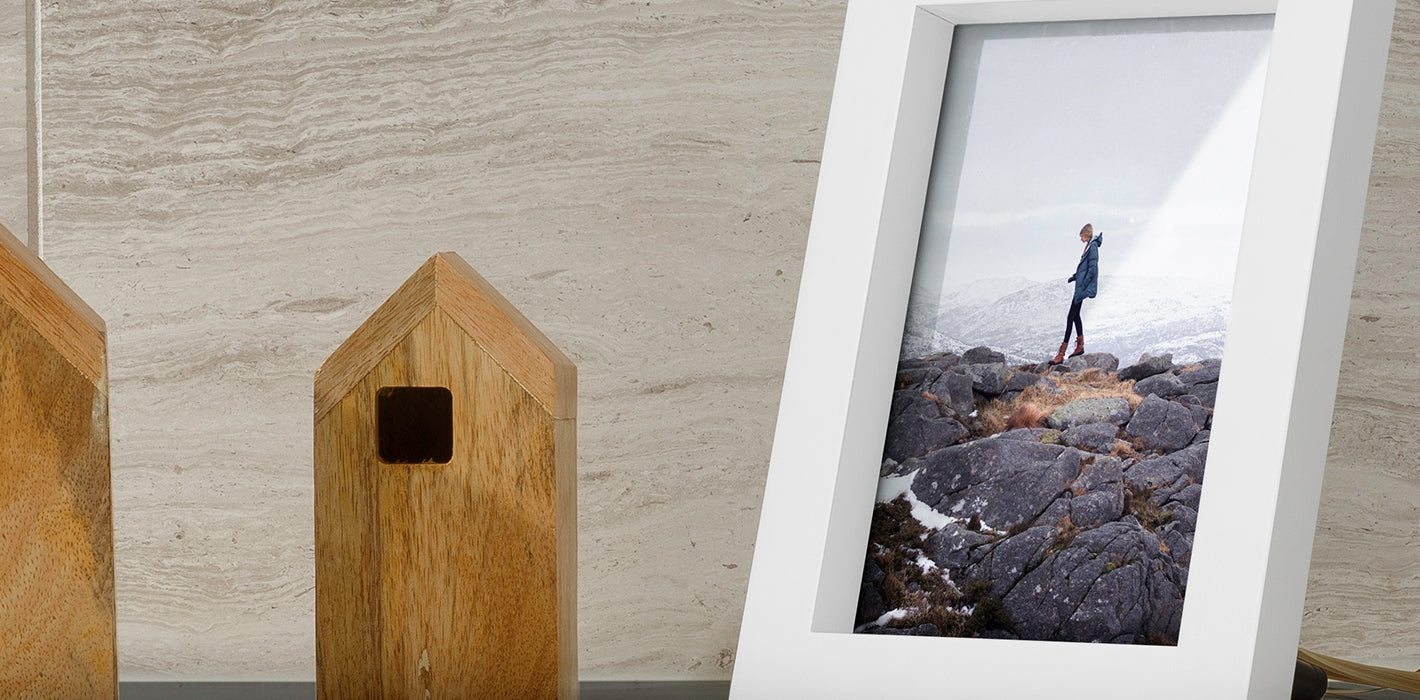 PowerPic A Wireless Charger Disguised As A Picture Frame