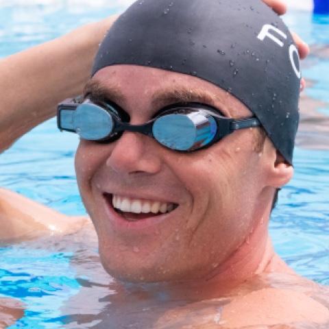FORM Swim Goggles with a Smart Display